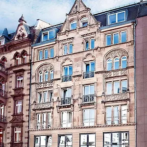 Five Elements And Capsules Frankfurt Alemania